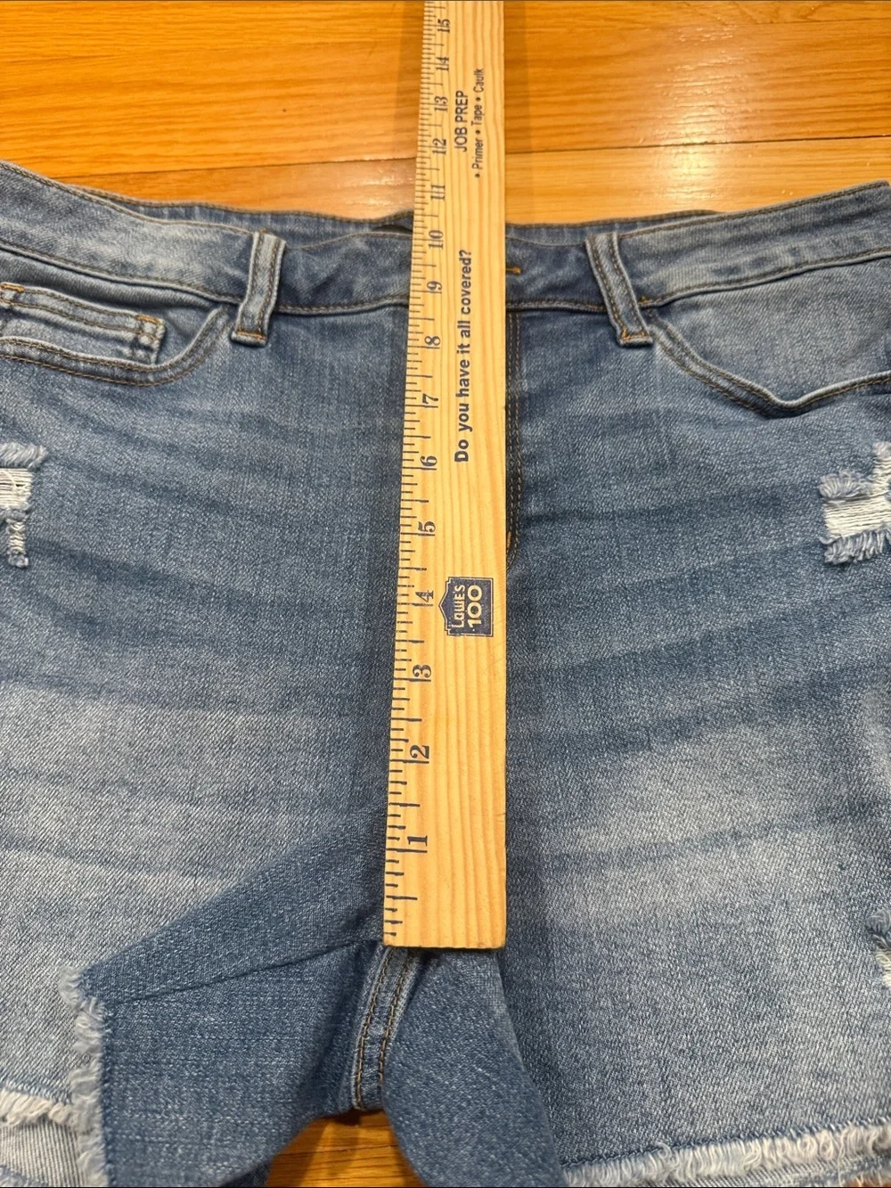 Judy Blue high waisted mild distressed raw hem jeans shorts size large .